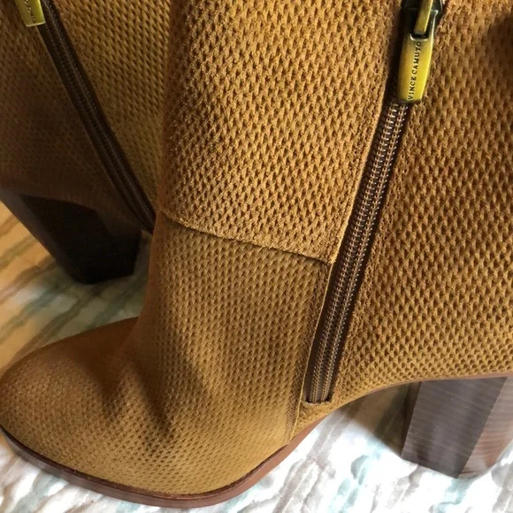 NWOT Vince Camuto leather ankle boots - Picture 6 of 7